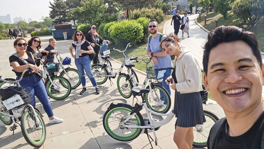 Korean bike tour Hangang Korean dreamers